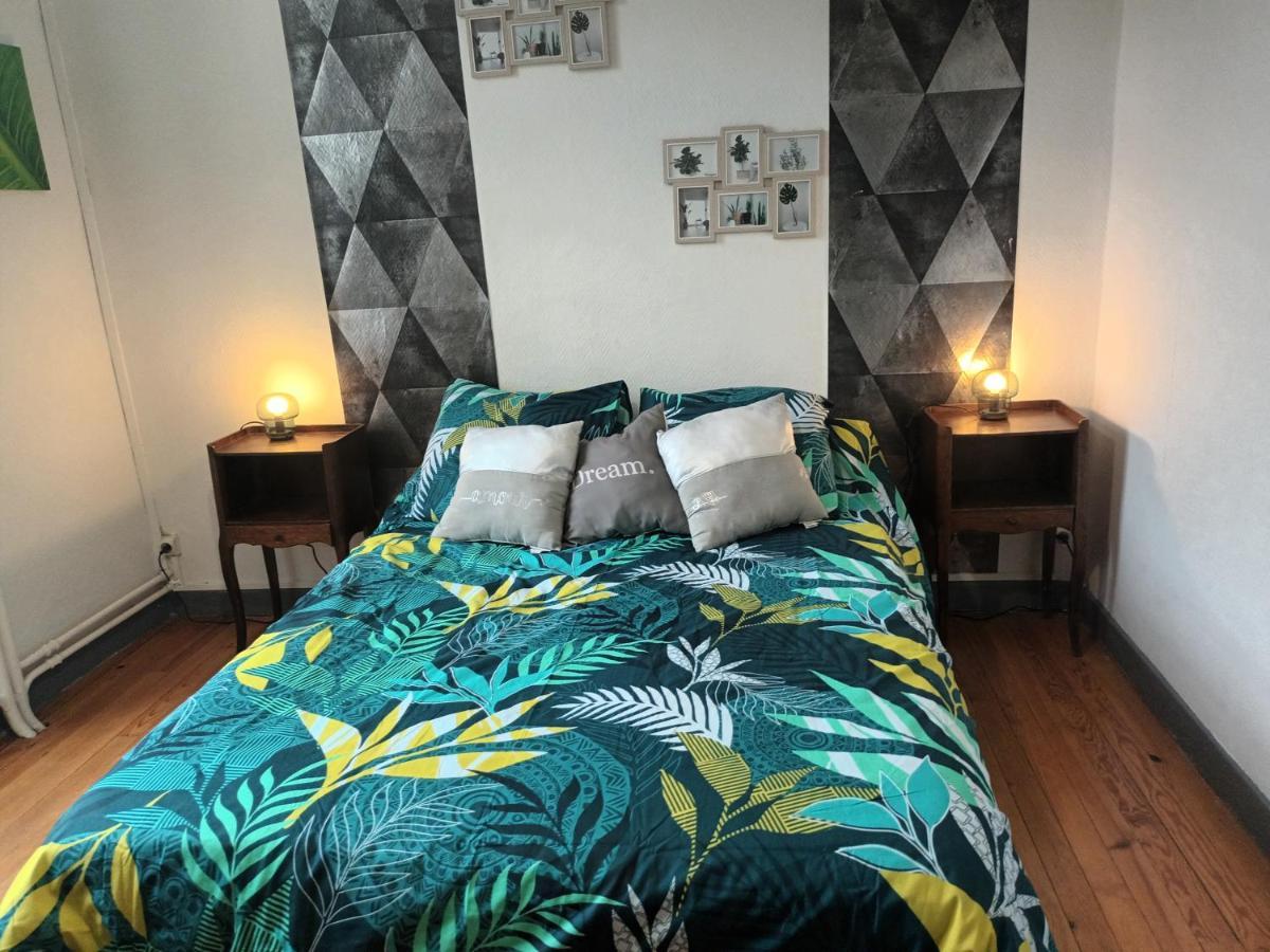 Appartement Chaleureux De 82M2 Proche De Vulcania Pontaumur Bagian luar foto