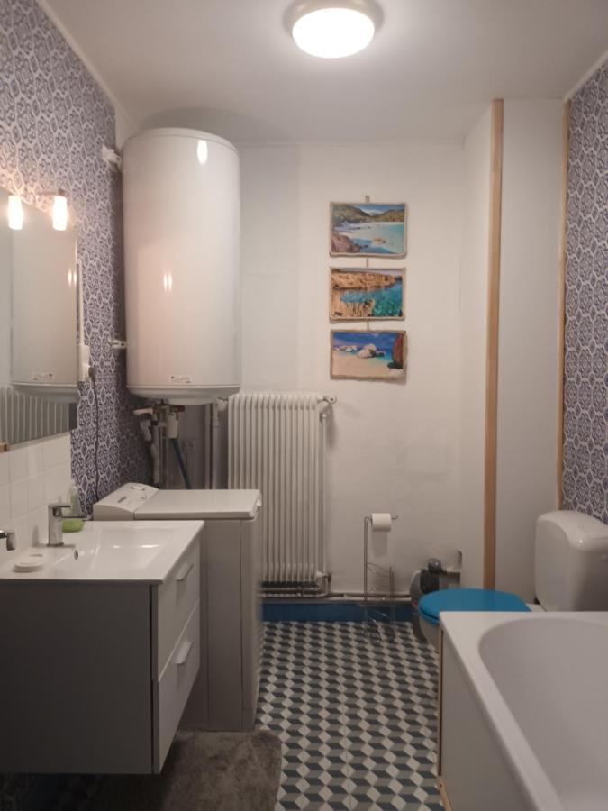 Appartement Chaleureux De 82M2 Proche De Vulcania Pontaumur Bagian luar foto