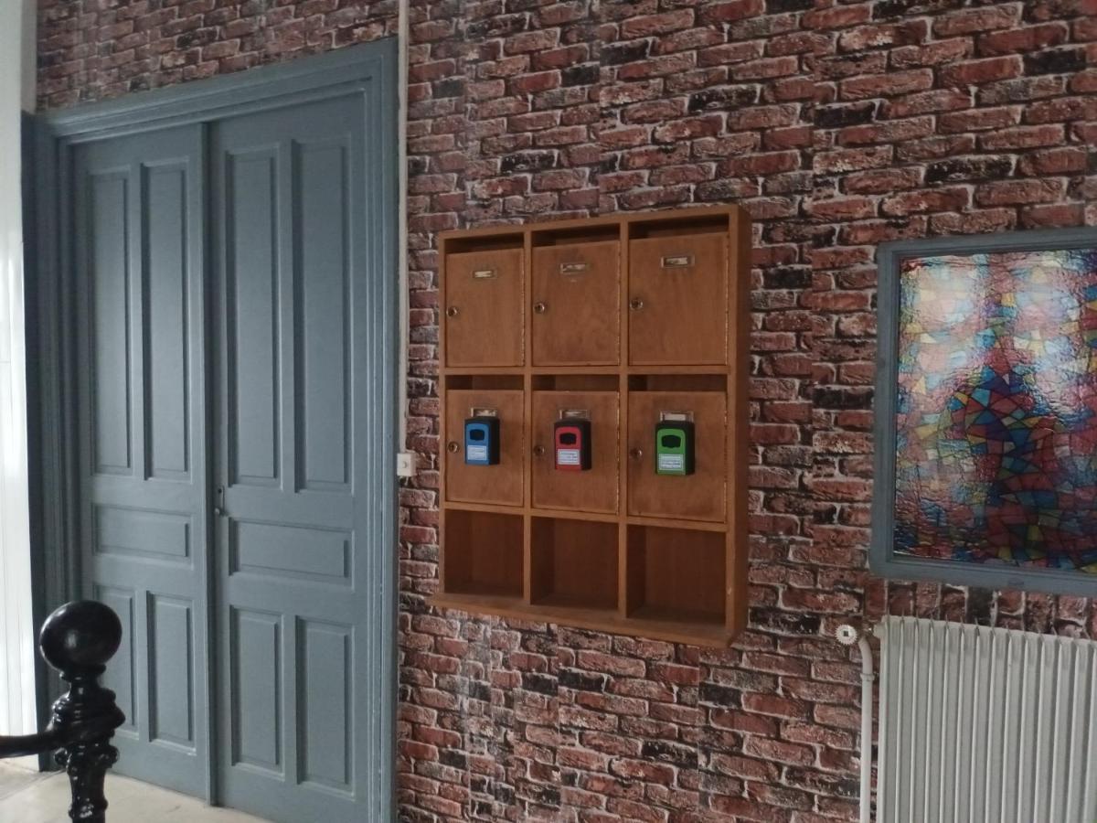 Appartement Chaleureux De 82M2 Proche De Vulcania Pontaumur Bagian luar foto